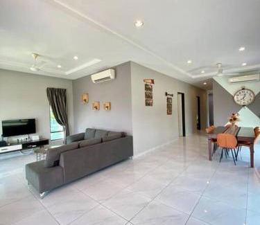 Pasir Pinji Villa | LYL Journey House at Ipoh Town Centre 17PAX 6BR
