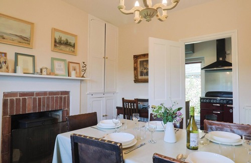 Lyme Regis Cottage | LYNCH COTTAGE, pet friendly, with open fire in Lyme Regis