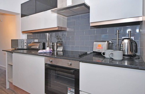 Crewe Apartment | Lyndale House - By Sigma Stays