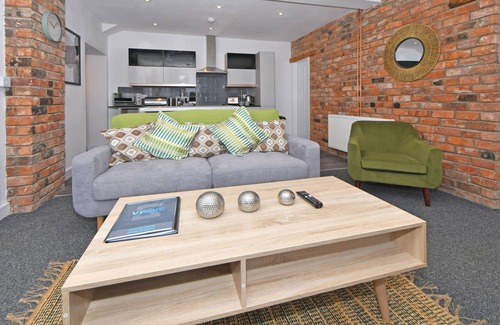 Crewe Apartment | Lyndale House - By Sigma Stays