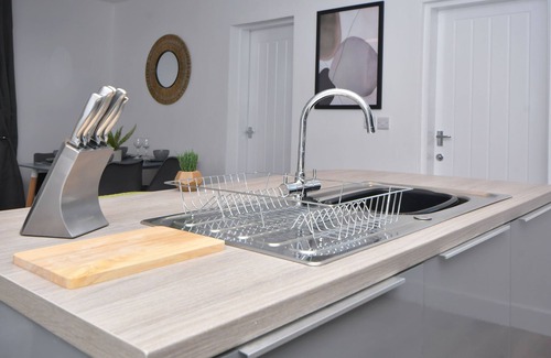Crewe Apartment | Lyndale Lofts - By Sigma Stays
