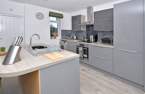 Crewe Apartment | Lyndale Lofts - By Sigma Stays