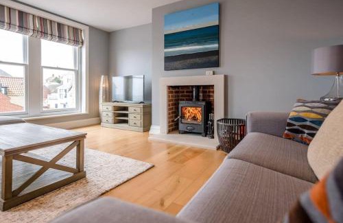 Aldeburgh House | Lyndhurst, Aldeburgh