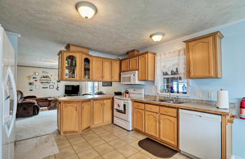 Town of Yates House | Lyndonville Home with Fire Pit, Screened Patio and AandC