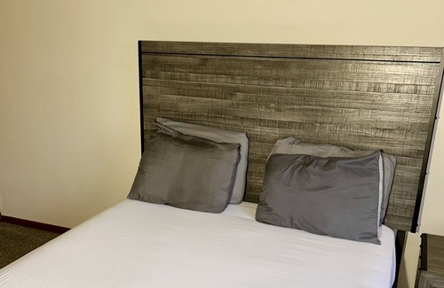 St. Louis Park Apartment | Lynn Plaza