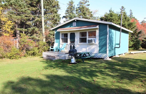 Stanhope Cottage | Lyons Cottages - Cottage #10, 2BR Walk to the Beaches of Stanhope National Park!