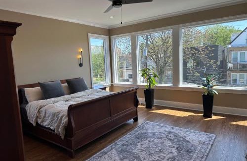 North Center House | Lyons' Suite