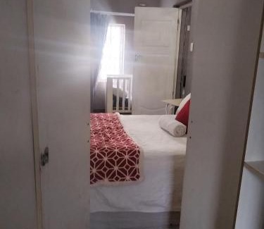 Ethekwini House | Lytton guest house