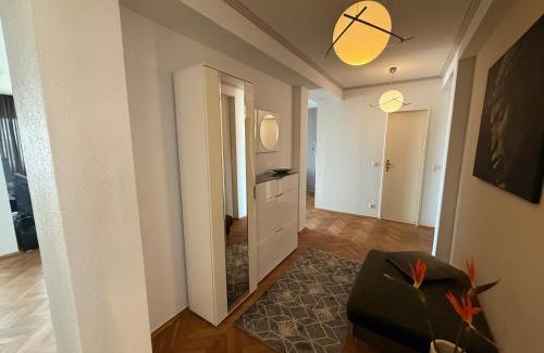 Flingern Nord Apartment | Möbelierte 3-Zimmer-Wohnung mit luxuriöser Innenausstattung in Zentrum