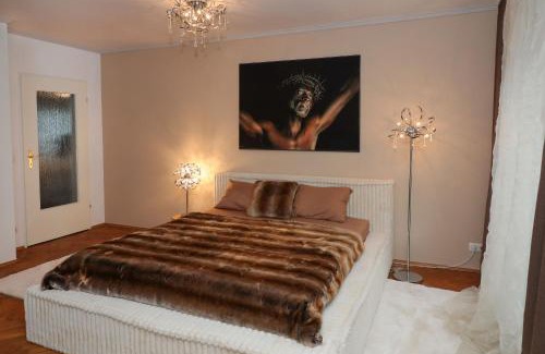 Flingern Nord Apartment | Möbelierte 3-Zimmer-Wohnung mit luxuriöser Innenausstattung in Zentrum