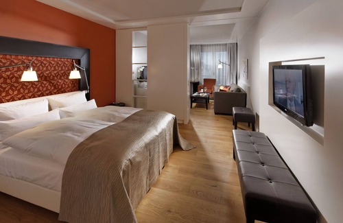 Leinfelden-Echterdingen House | Möbliertes 1-zimmer-apartment mit EBK im Parkhotel Stuttgart