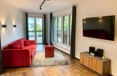 Meidling Apartment | Möblierte Wohnung + Parkplatz und Terrasse