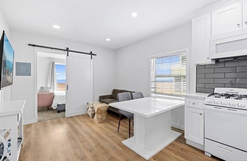 Balboa Peninsula Apartment | M Boutique Residence &Hotel