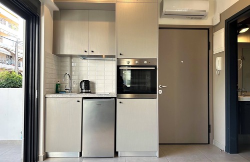 Moschato-Tavros House | M&M Entire private building with jacuzzi/rooftop