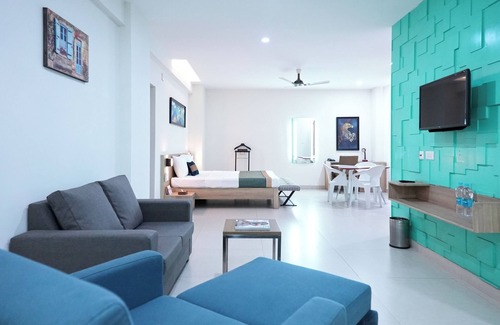 Maduravoyal Hotel | M Stays