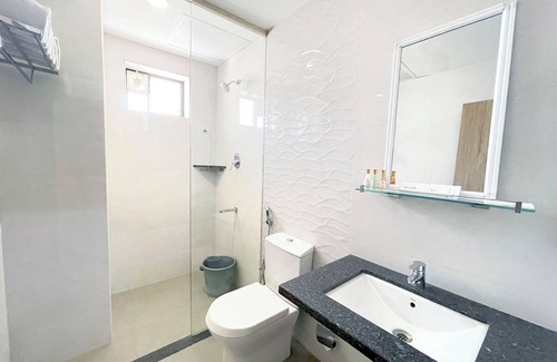 Maduravoyal Hotel | M Stays