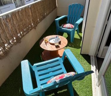 Palavas-les-Flots Apartment | M T2 climatisé à100m de la plage ,des bateaux ,des commerces, Une terrasse ensoleillée