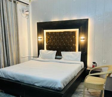 Tapovan House | Maa Vaibhav Laxmi Guest House
