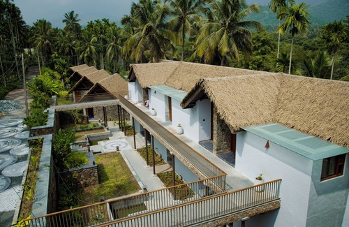Wellington Hotel | Maayaa riverside villa by KPM Tripenta