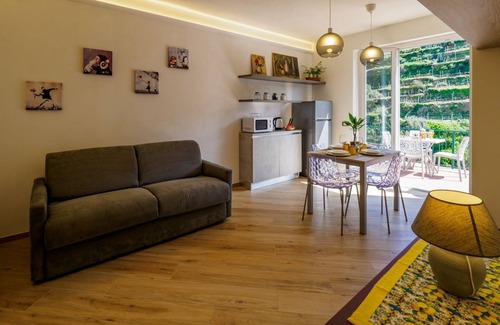 Vernazza Apartment | Macaia Terrace Apartment