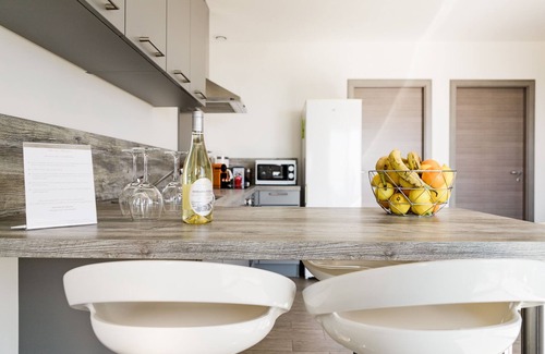 Bastia House | Macchione Villa, Sea View with Jacuzzi on Bastia