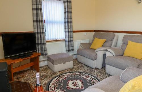 Llanybydder House | Machlud Haul