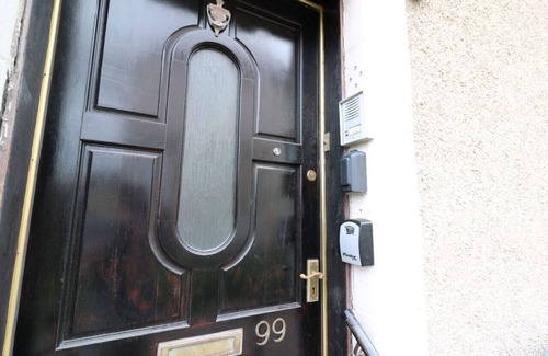 Bellshill Apartment | MacIntosh Upper Apartment