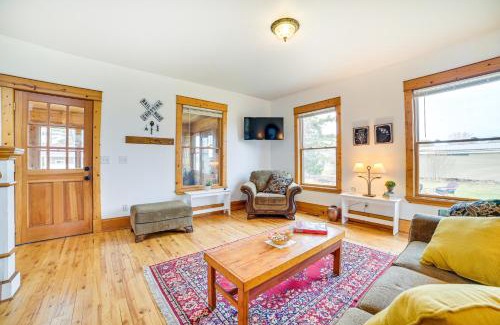 Mackinaw City House | Mackinaw City Getaway - 3 Mi to City Beach!