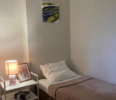 Mactan Export Processing Zone House | Mactan Cebu Guesthouse - ideal for groups - 3km from Mactan Airport