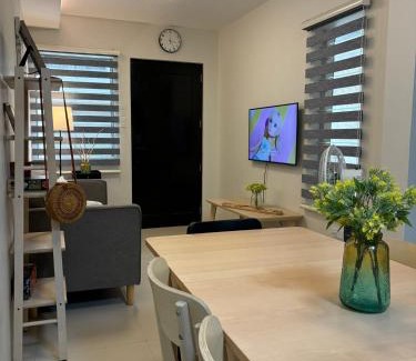 Mactan Export Processing Zone House | Mactan Cebu Guesthouse - ideal for groups - 3km from Mactan Airport