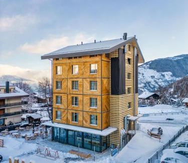 Saint-Pierre-de-Clages Hotel | MAD Mount Hotel & Spa