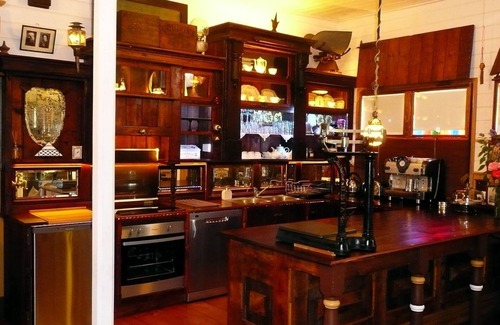 Clunes Cottage | Madam Saddler A Gorgeous Accommodation In Clunes.