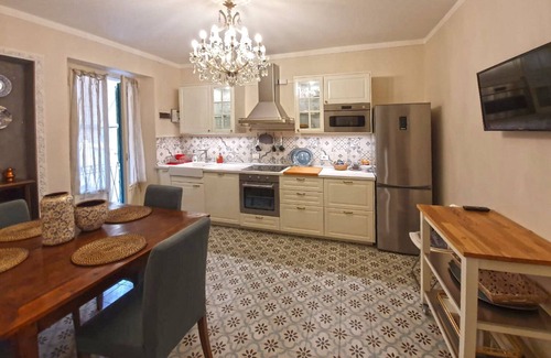Citta Antica Apartment | MADAMA VERONA FLAT AL CELLINI IS A CENTRAL, COOL AND BRIGHT FLAT IN VERONA