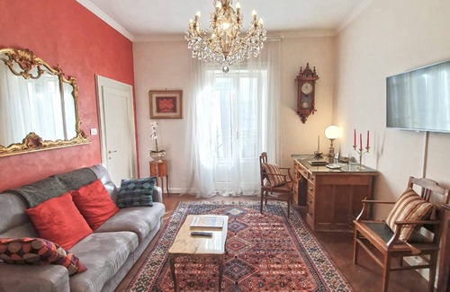 Citta Antica Apartment | MADAMA VERONA FLAT AL CELLINI IS A CENTRAL, COOL AND BRIGHT FLAT IN VERONA