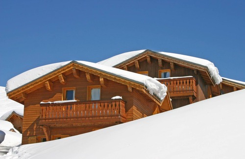 La Plagne-Tarentaise Ski Chalet | Madame Vacances Les Chalets des Praz