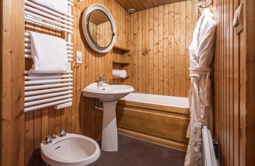 Val-d'Isere Ski Chalet | Madame Vacances Chalet Val Rogoney