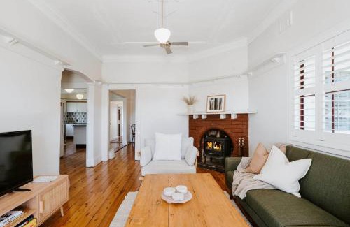 Central Mudgee House | Madeira Cottage - Country Comfort with Pool and Spa