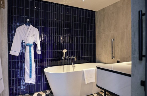 Sukhumvit Hotel | Madi Paidi Bangkok, Autograph Collection (Marriott International)