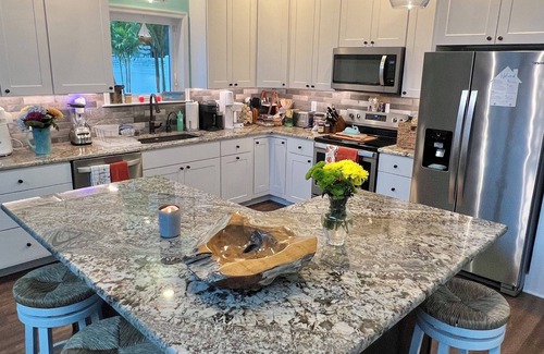 Edgewater Acres House | MADISON BAY BEACH GETAWAY-PRIVATE POOL-HOT TUB- FIRE PIT- WEEKLY STAY DISCOUNT