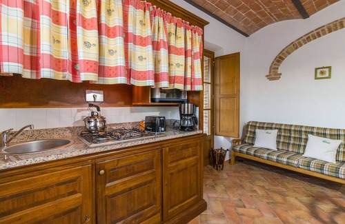 Casamaggiore Apartment | Madone P, apartment in agriturismo. Pool, WiFi, tennis