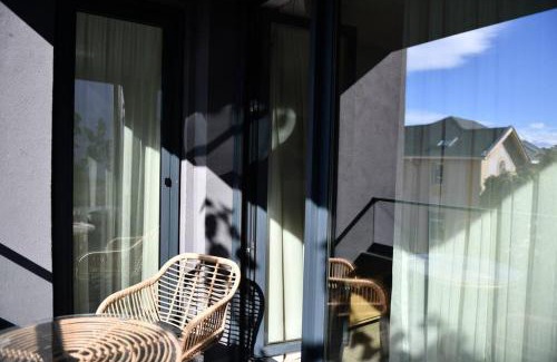 Sofia City Center Apartment | Madrid: A modern 2-bedroom apartment with parking