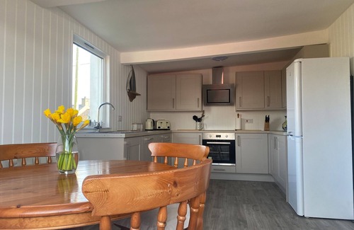 Garn Fadryn House | MAES Y COED, pet friendly, with a garden in Morfa Nefyn