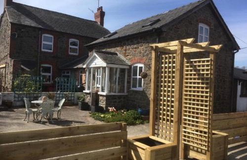 Meifod House | Maesnewydd Cottage