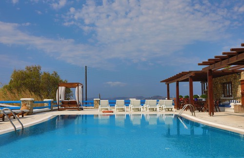 Paraga Apartment | Maganos DekaEpta:Mykonos Apartment, close to the sea, breakfast included, shared pool