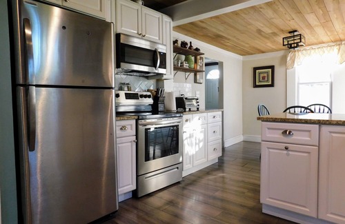 Wilmington House | Maggie's Village: 4 BR, 2 BA in Wilmington, Sleeps 10