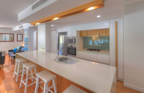 Horseshoe Bay Apartment | Maggies Beachfront Apt. 10