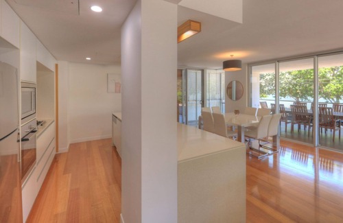 Horseshoe Bay Apartment | Maggies Beachfront Apt. 10