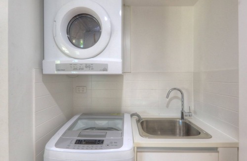 Horseshoe Bay Apartment | Maggies Beachfront Apt. 10