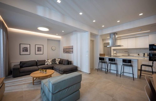 Agios Dimitrios Apartment | Magian Luxury Apartments
