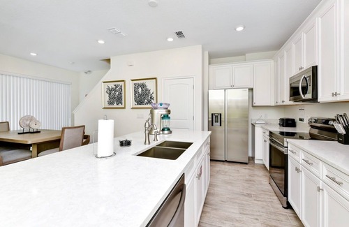 West Kissimmee House | Magical 2-bedroom townhome with waterviews and Disney fireworks